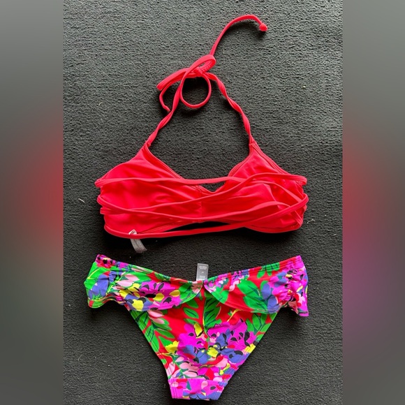 Aerie swimsuit, Small bottoms, medium top - Picture 2 of 2